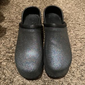 Women’s nursing clogs